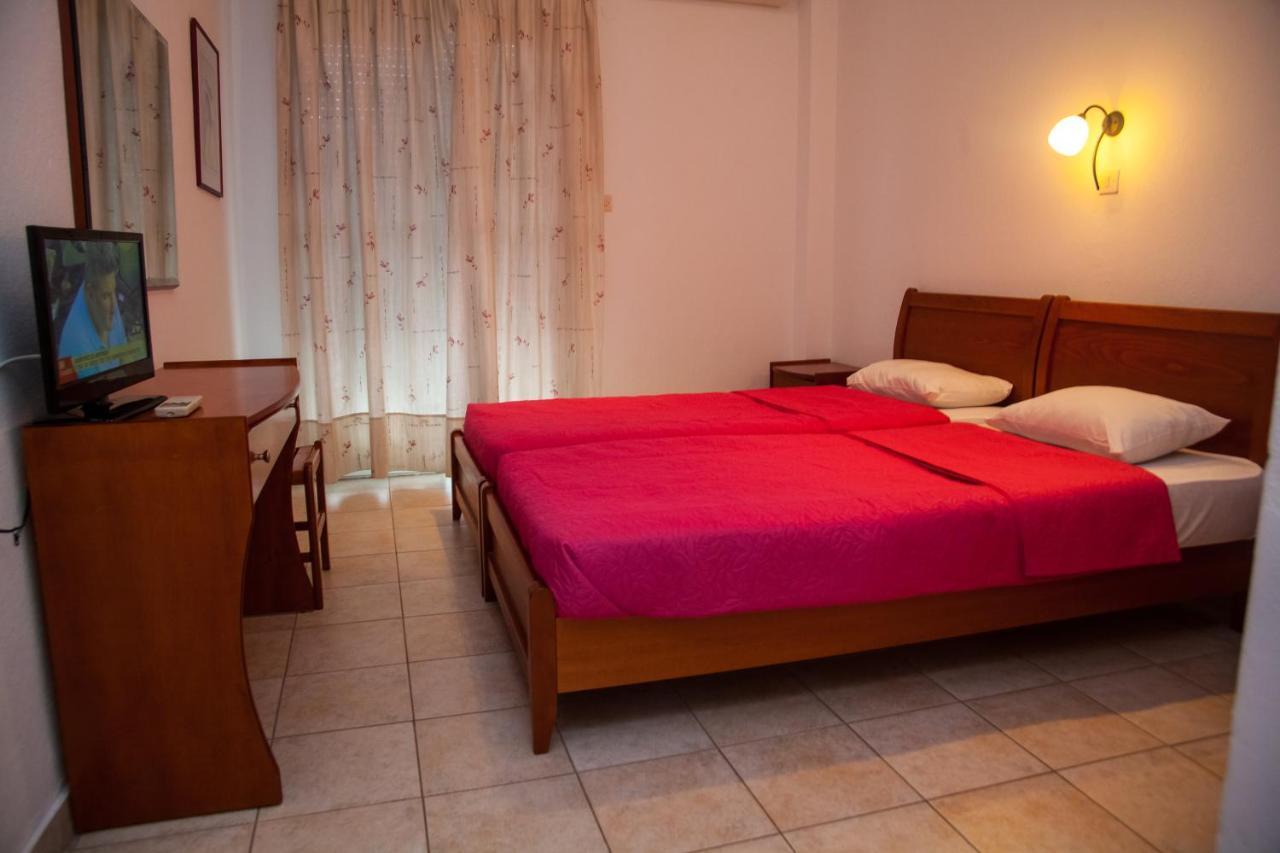Hotel Adonis Kriopigi Luaran gambar