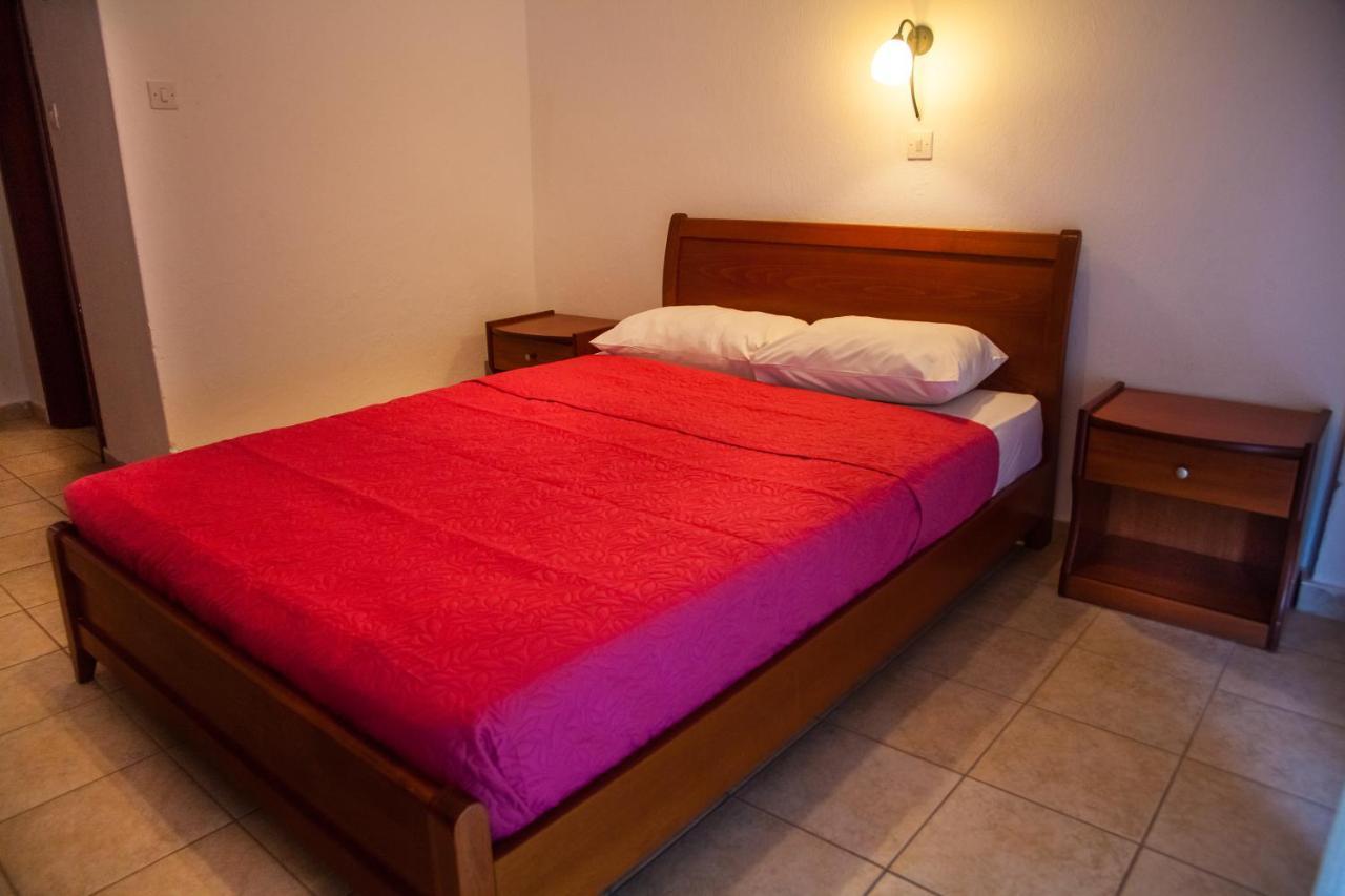 Hotel Adonis Kriopigi Luaran gambar