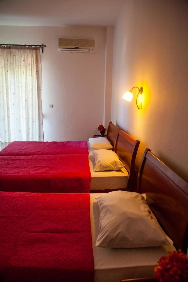 Hotel Adonis Kriopigi Luaran gambar