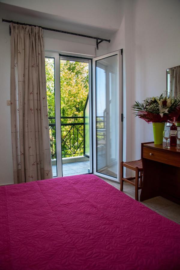 Hotel Adonis Kriopigi Luaran gambar